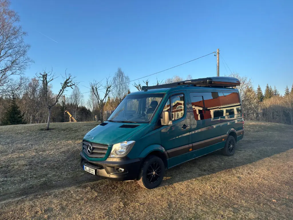 Der Bus auf unserem Bauernhof in Schweden.